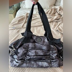 lululemon athletic sport/duffle bag.